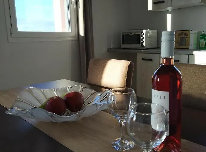 Geomar House 2 Sky And View 아파트 페라마